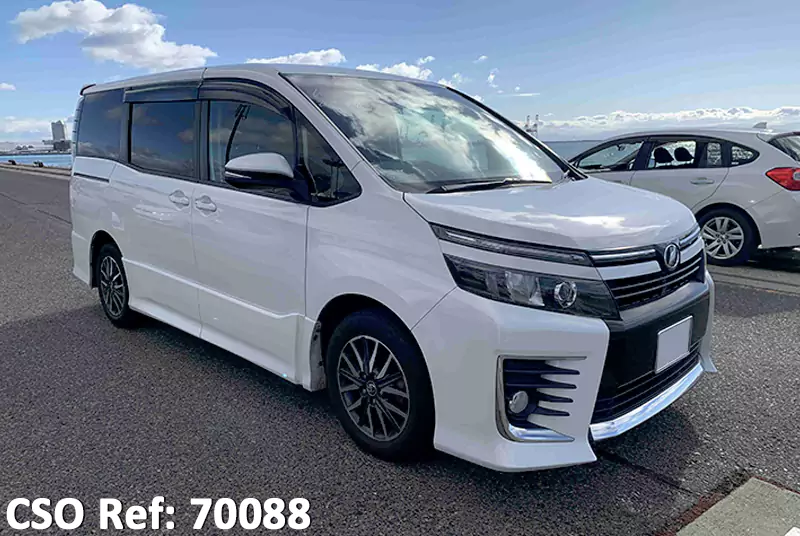 Toyota / Voxy 2014